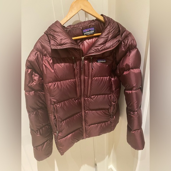 Women’s Patagonia Puffer - Picture 1 of 5